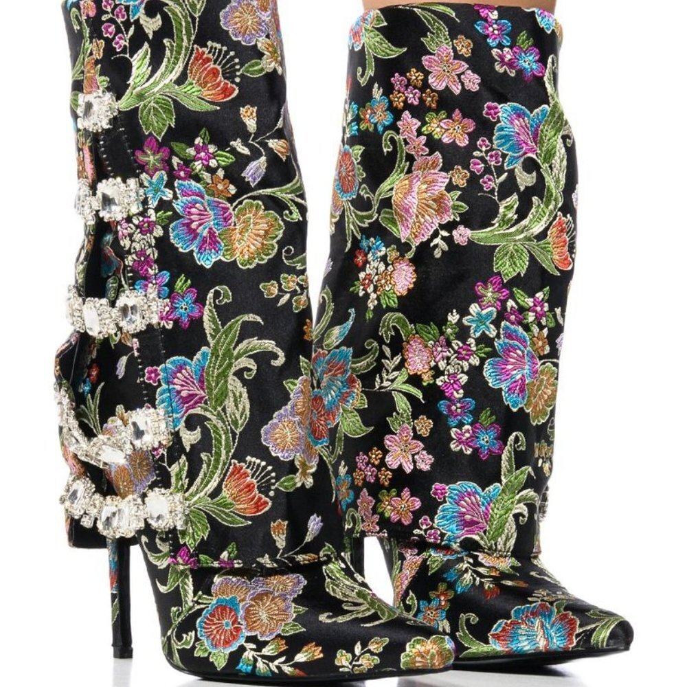 The AZALEA WANG " FLORAL FRANCE' " FLOWER PRINT FOLD OVER BOOTIE ( BRAND NEW !!